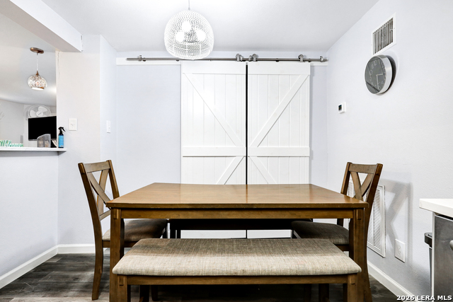 Image 21 of 48 For 425 Parland  