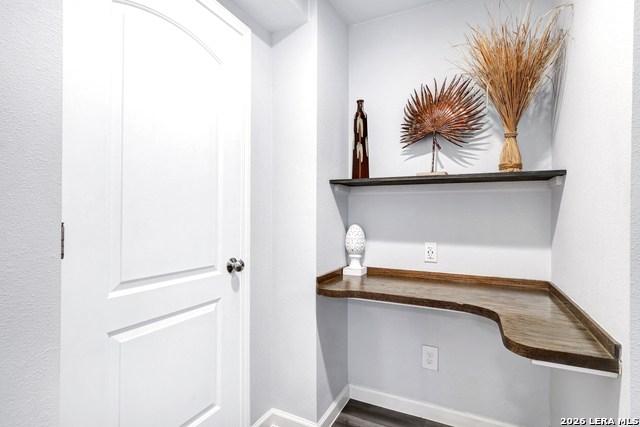 Image 31 of 48 For 425 Parland  