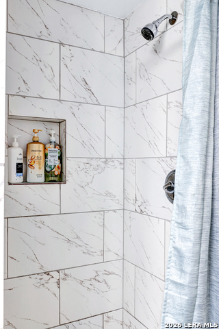 Image 36 of 48 For 425 Parland  