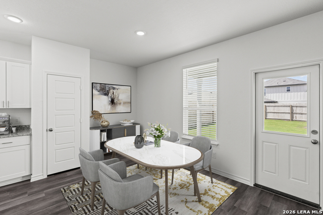 Image 2 of 8 For 965 Heartseed Avenue