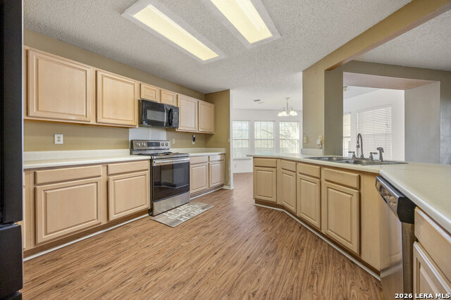 Image 6 of 27 For 7318 Raintree