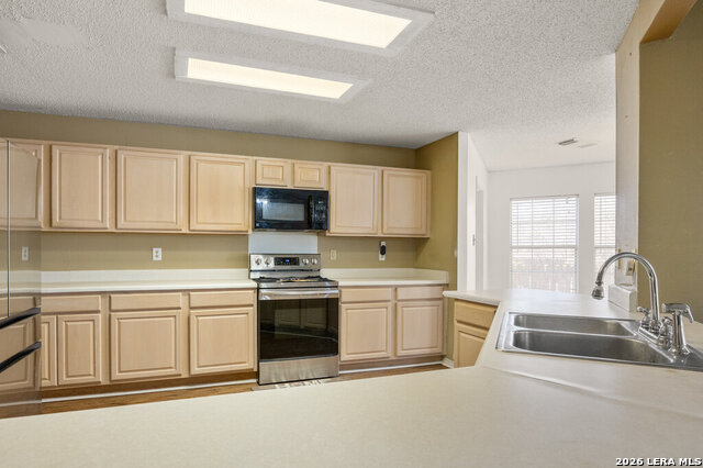 Image 7 of 27 For 7318 Raintree