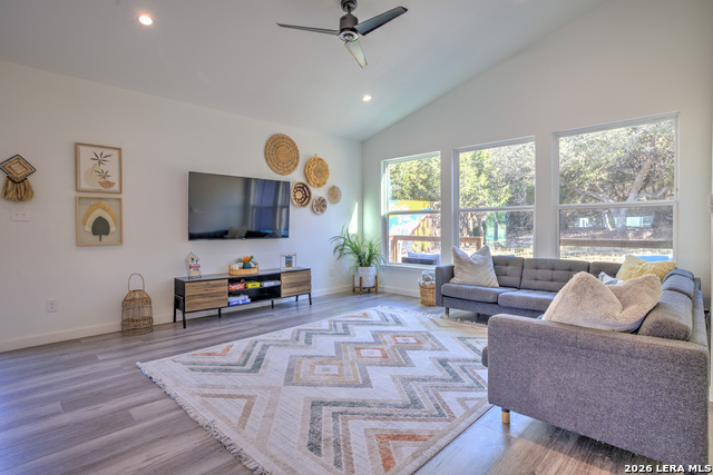 Image 10 of 32 For 1827 Live Oak