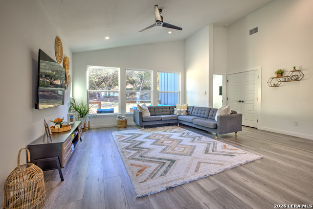 Image 12 of 32 For 1827 Live Oak