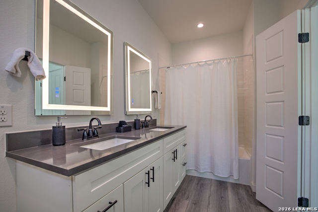 Image 16 of 32 For 1827 Live Oak