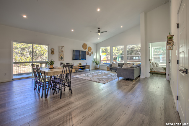 Image 3 of 32 For 1827 Live Oak