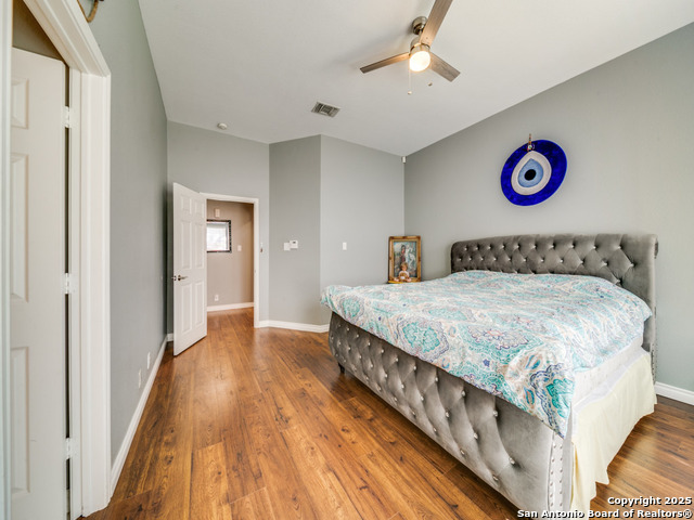 Image 17 of 25 For 5918 Hart Field