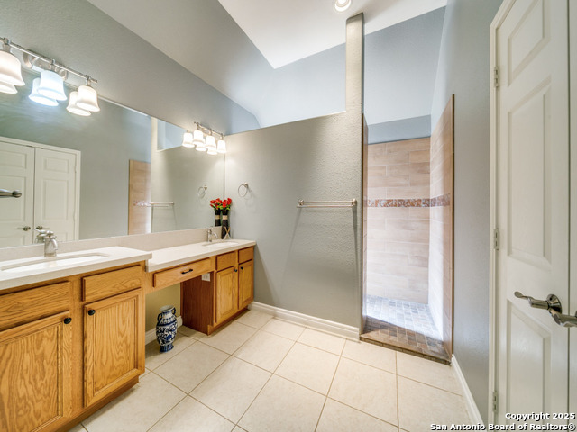 Image 18 of 25 For 5918 Hart Field