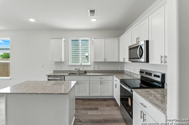 Image 9 of 30 For 820 Soapberry Dr