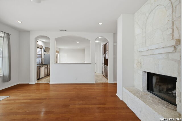 Image 17 of 49 For 140 Brookshire