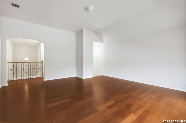 Image 37 of 49 For 140 Brookshire