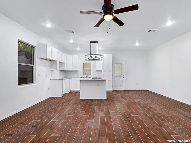 Image 6 of 8 For 1210 New Braunfels S