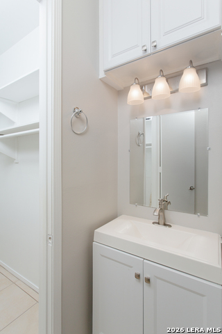 Image 21 of 26 For 7709 Broadway  123