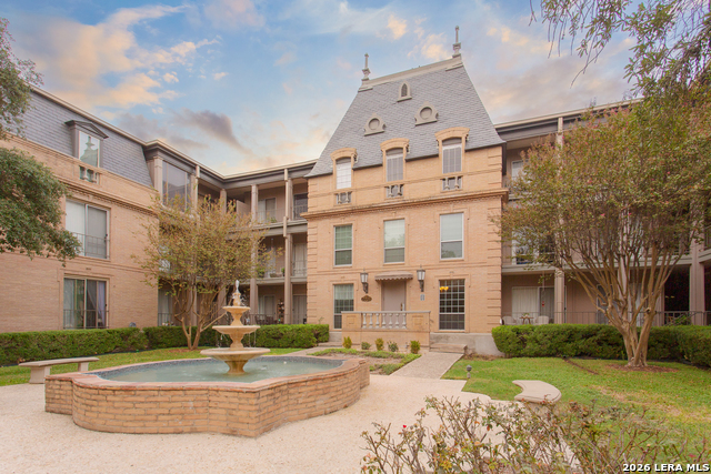 Image 3 of 26 For 7709 Broadway  123