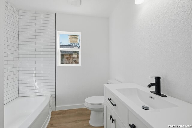 Image 21 of 28 For 808 College  