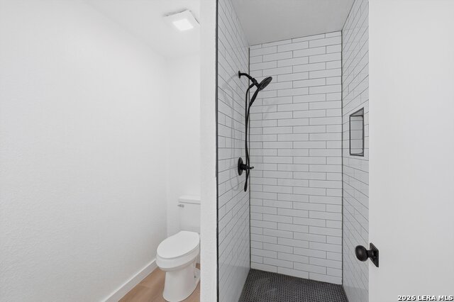 Image 23 of 28 For 808 College  