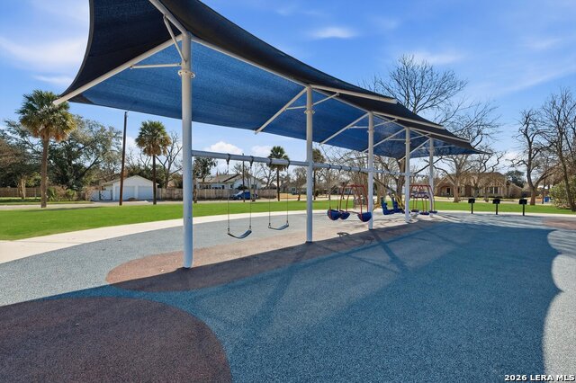 Image 27 of 28 For 808 College  