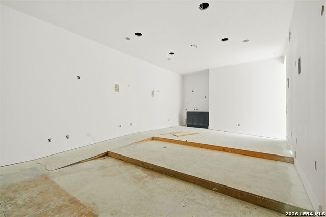 Image 33 of 45 For 216 Sendera Way