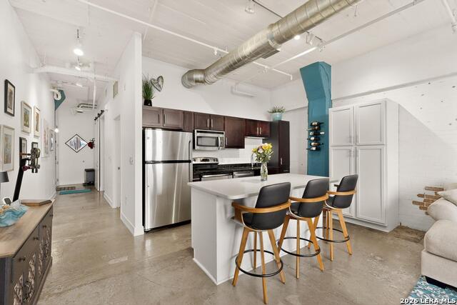 Listing photo id 14 for 1401 Flores S Apt 109