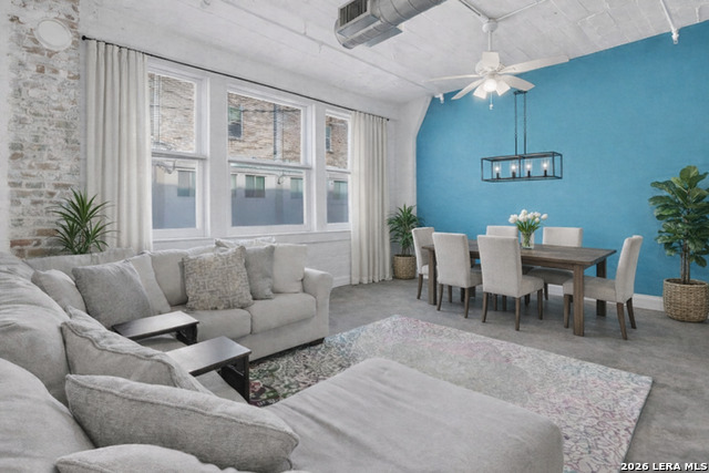 Listing photo id 17 for 1401 Flores S Apt 109