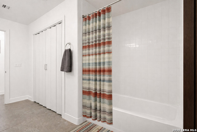 Listing photo id 26 for 1401 Flores S Apt 109