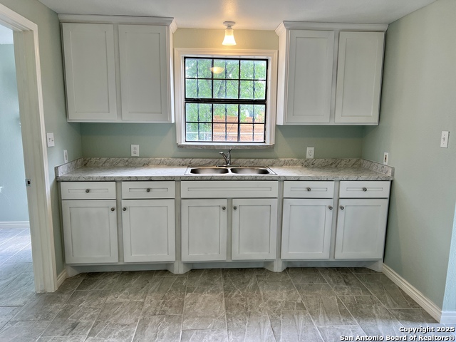 Image 3 of 13 For 1218 Nw 23rd St  2