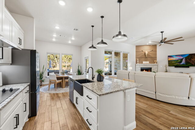 Image 14 of 55 For 611 Cielo Vista