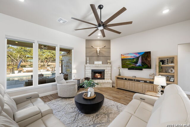 Image 7 of 55 For 611 Cielo Vista