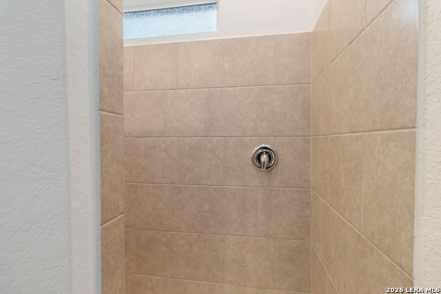 Image 13 of 20 For 6731 Beehive