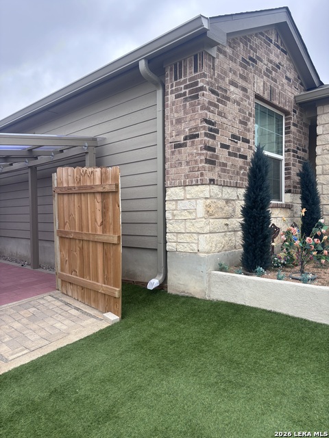 Image 15 of 20 For 6731 Beehive