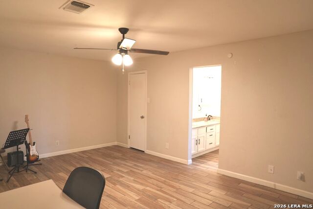 Image 18 of 32 For 3402 Tree Hill