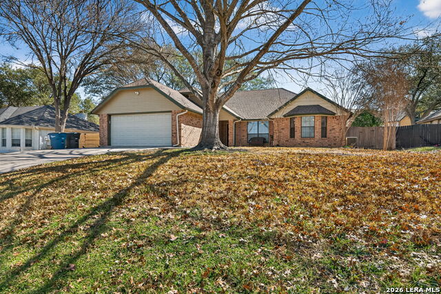 Listing photo id 0 for 1911 Palace  