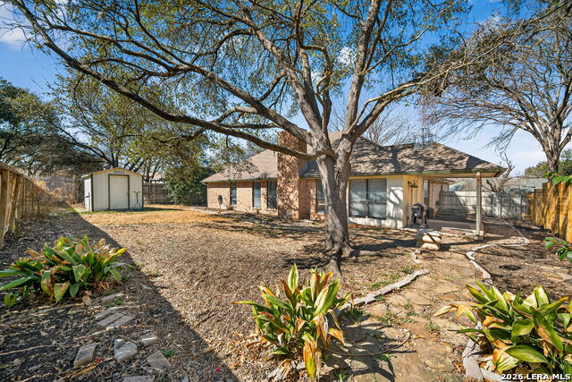 Listing photo id 18 for 1911 Palace  