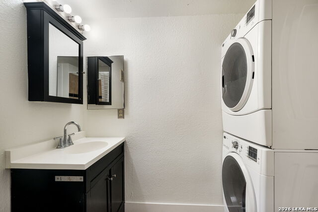 Image 11 of 20 For 11610 Vance Jackson  414