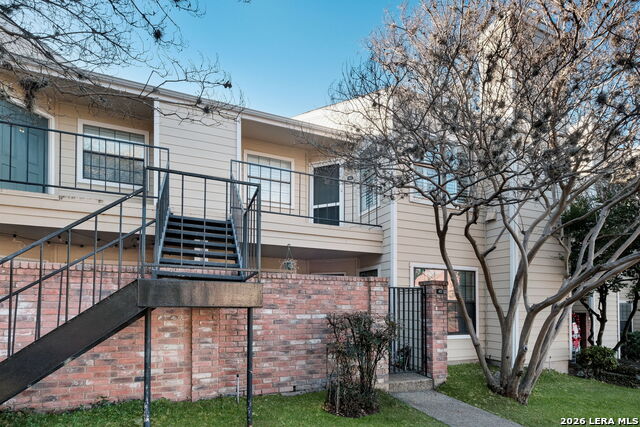 Image 14 of 20 For 11610 Vance Jackson  414