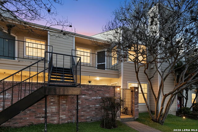 Image 17 of 20 For 11610 Vance Jackson  414