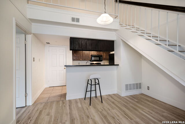 Image 3 of 20 For 11610 Vance Jackson  414