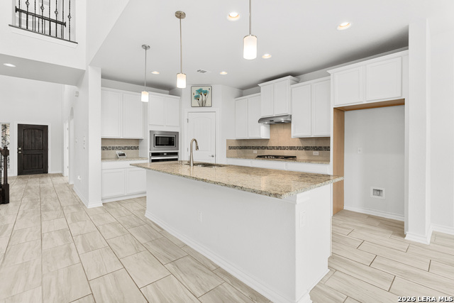 Image 10 of 32 For 6918 Comanche Cougar