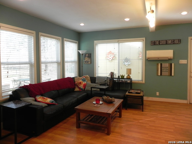 Image 10 of 24 For 4406 Monaco  