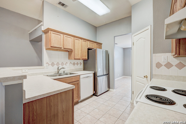 Image 12 of 32 For 6003 Woodway