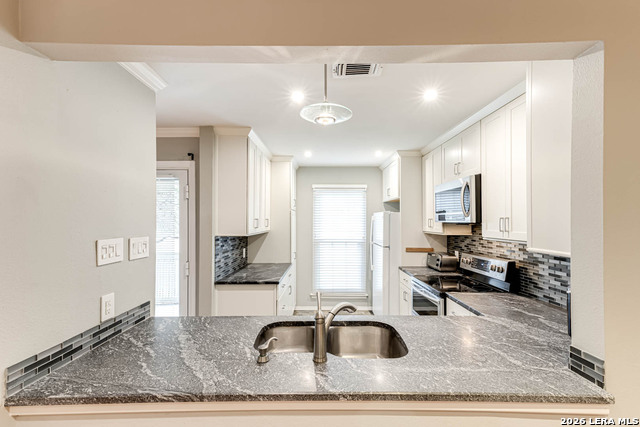 Image 22 of 31 For 13130 Blanco  Apt 1505