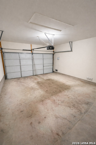 Image 15 of 19 For 10354 Oakwood Crest