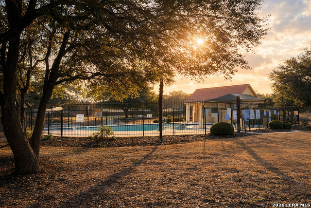 Image 17 of 19 For 10354 Oakwood Crest