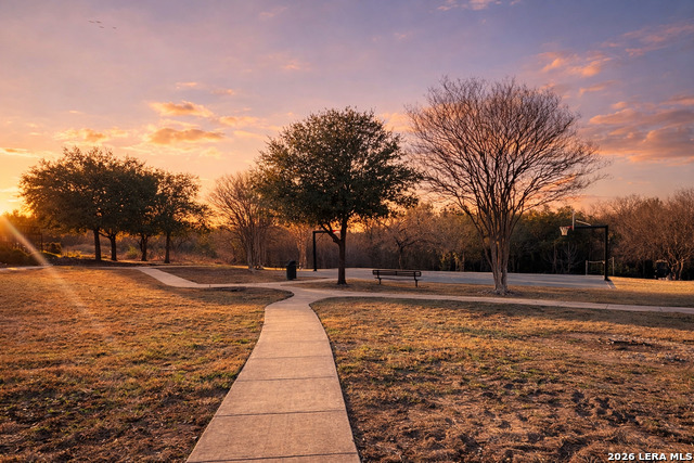 Image 18 of 19 For 10354 Oakwood Crest