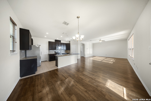 Image 11 of 27 For 1402 Bluejay Court