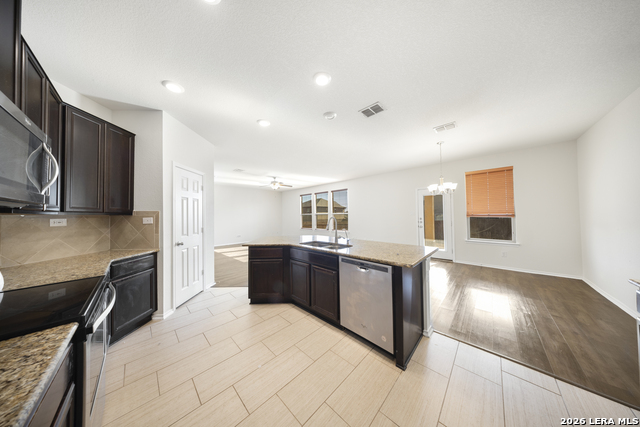 Image 13 of 27 For 1402 Bluejay Court