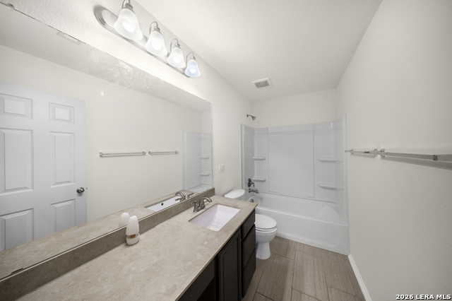 Image 18 of 27 For 1402 Bluejay Court