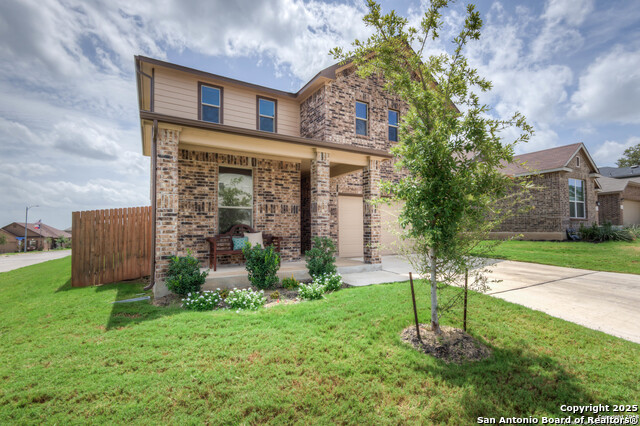 Image 2 of 27 For 1402 Bluejay Court