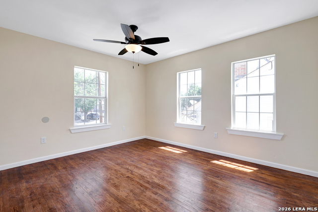 Image 13 of 46 For 834 W Russell Pl