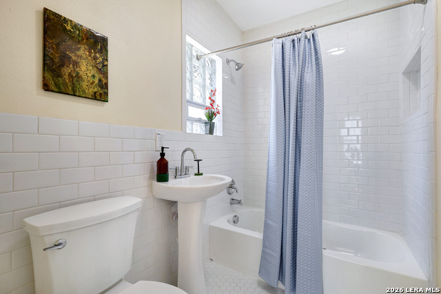 Image 35 of 46 For 834 W Russell Pl